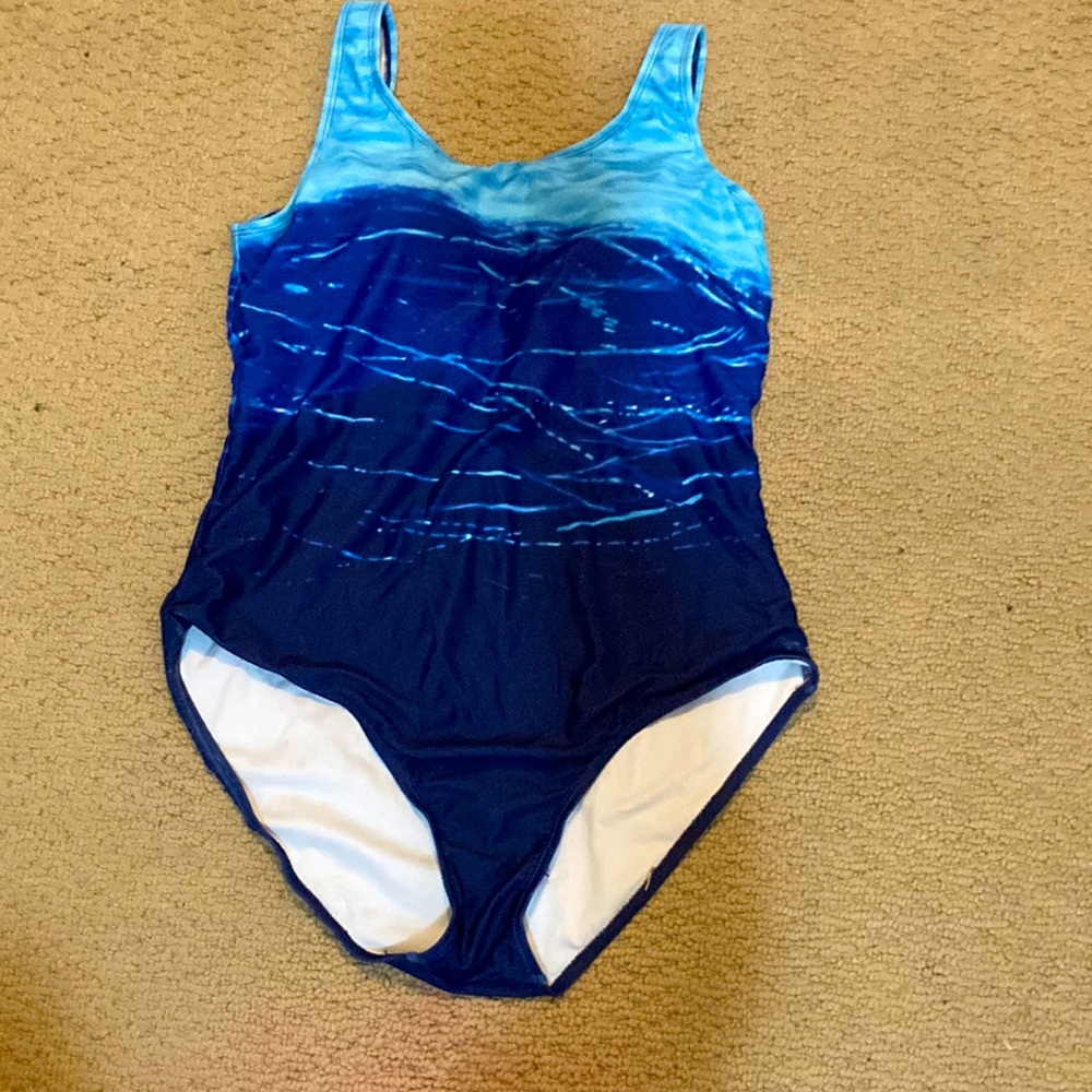 One peace swimsuit for woman L